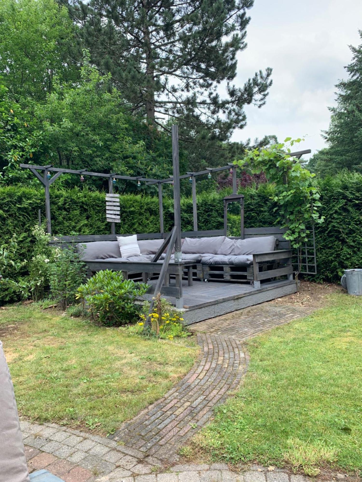 Dubbele Chalet Op Recreatiepark Topparken Op De Veluwe In Beekbergen Met Grote Vrije Tuin En Eigen Parkeerplaats Habitación foto